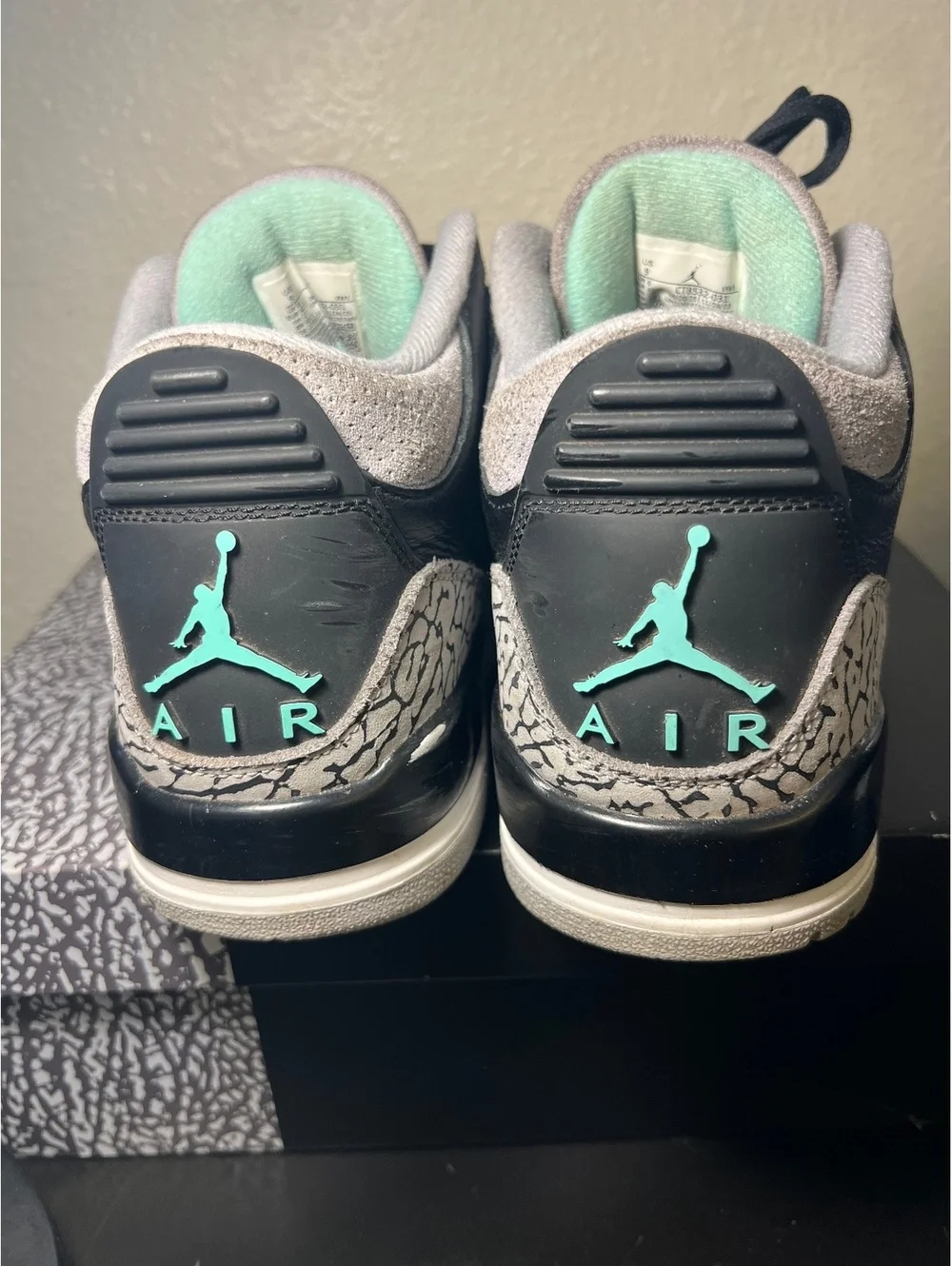 Air Jordan 3 Retro 'Green Glow'